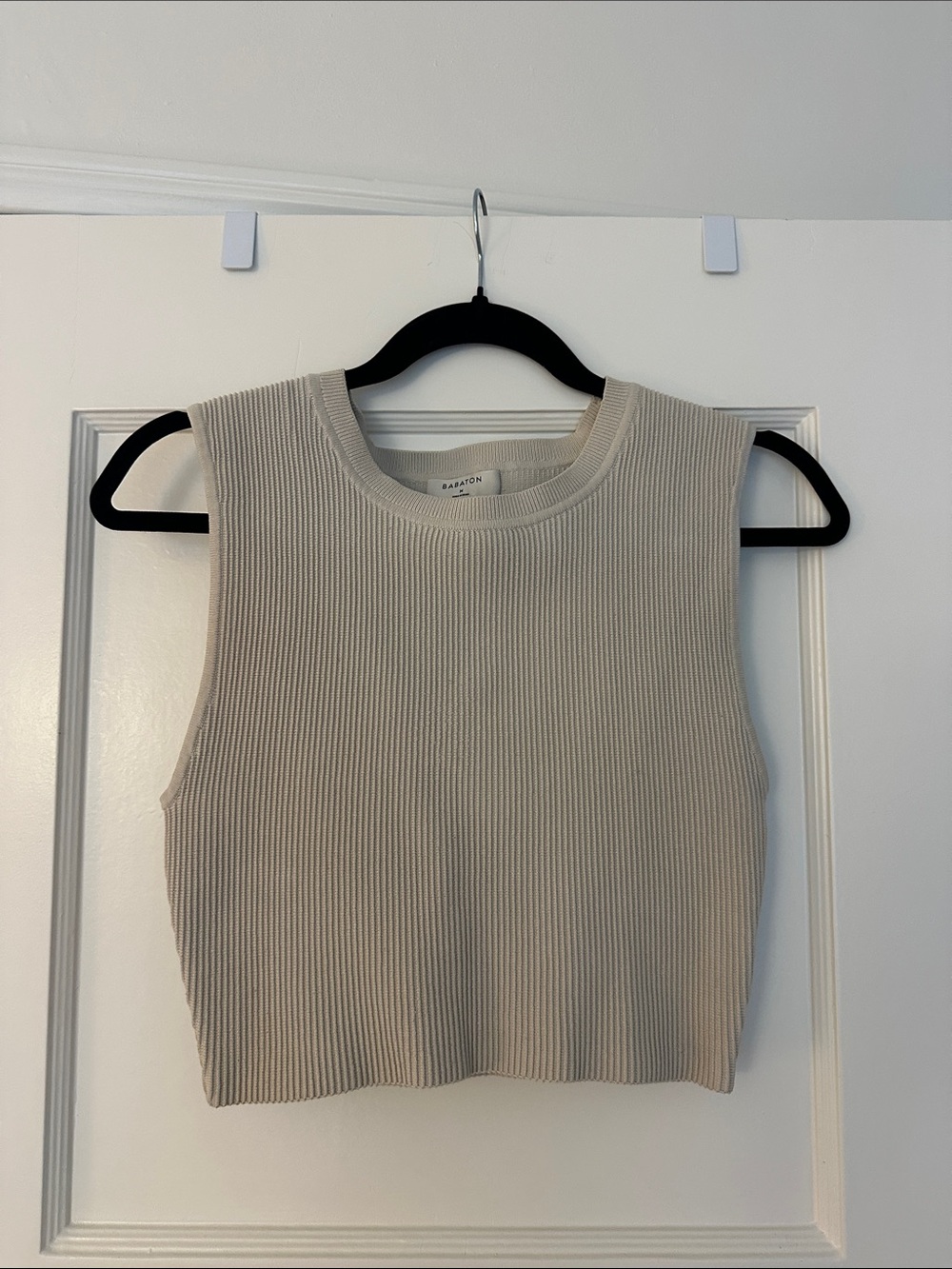 Babaton Ribbed Sculpt Sleeveless Crop Top - Beige